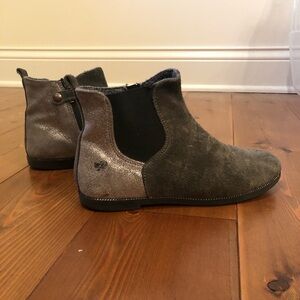 Primigi Grey Suede Shimmer Low Boots Girls Size 33